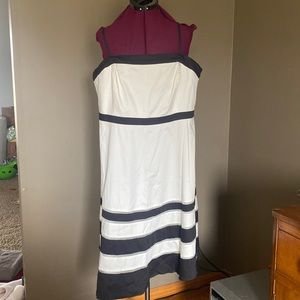 NWT J Taylor White and Black Color Block Mesh Dress (Size 20)